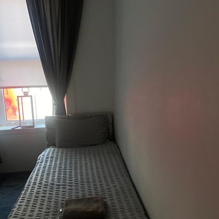 Maze Beach Getaway Apartment Ayr Luaran gambar